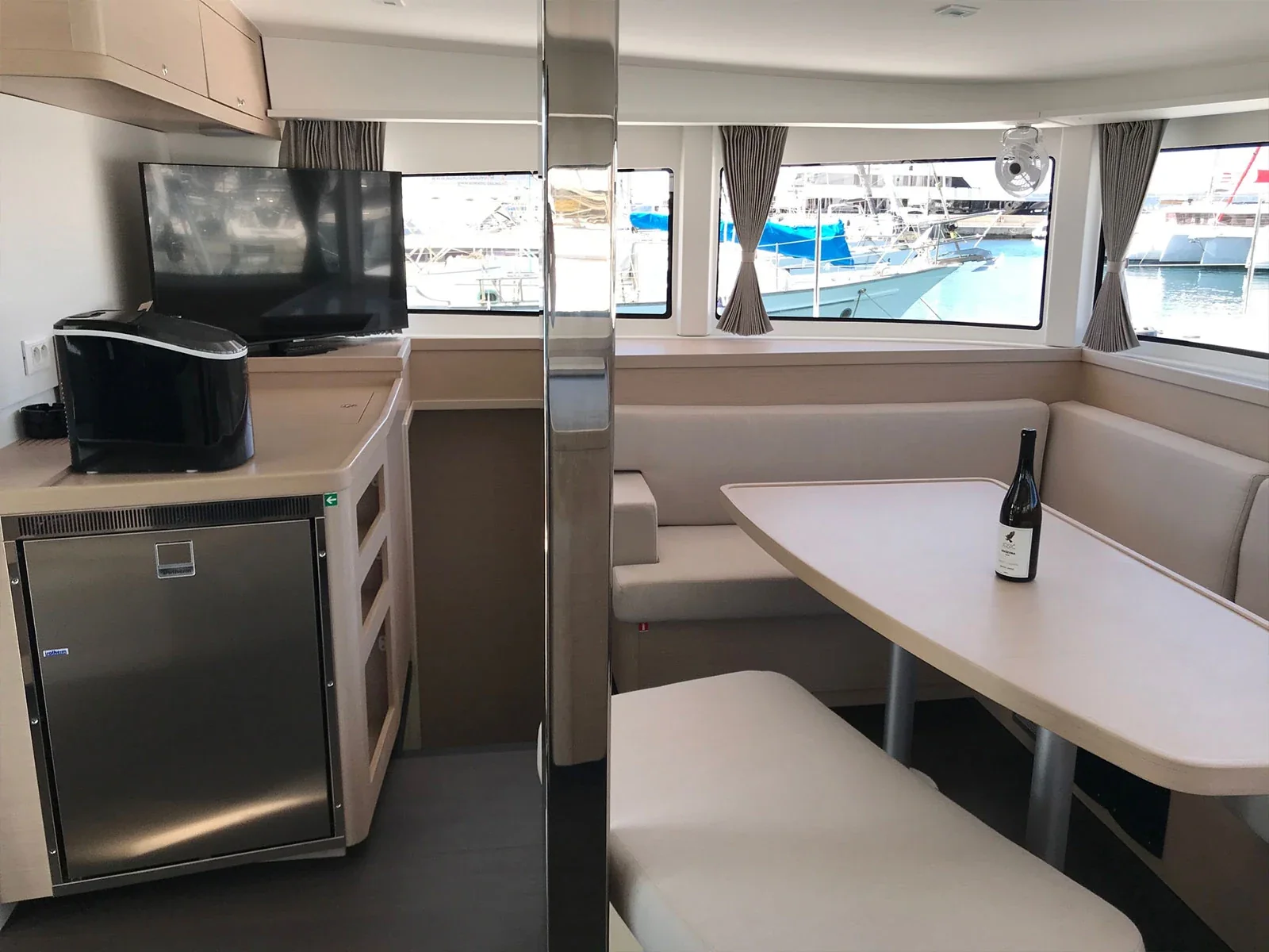 Yacht LAGOON 42 - Find us - Foto 1
