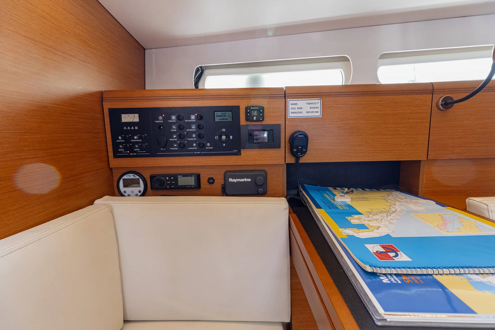 Yacht JEANNEAU Sun Odyssey 449 - Ventus - Foto 1