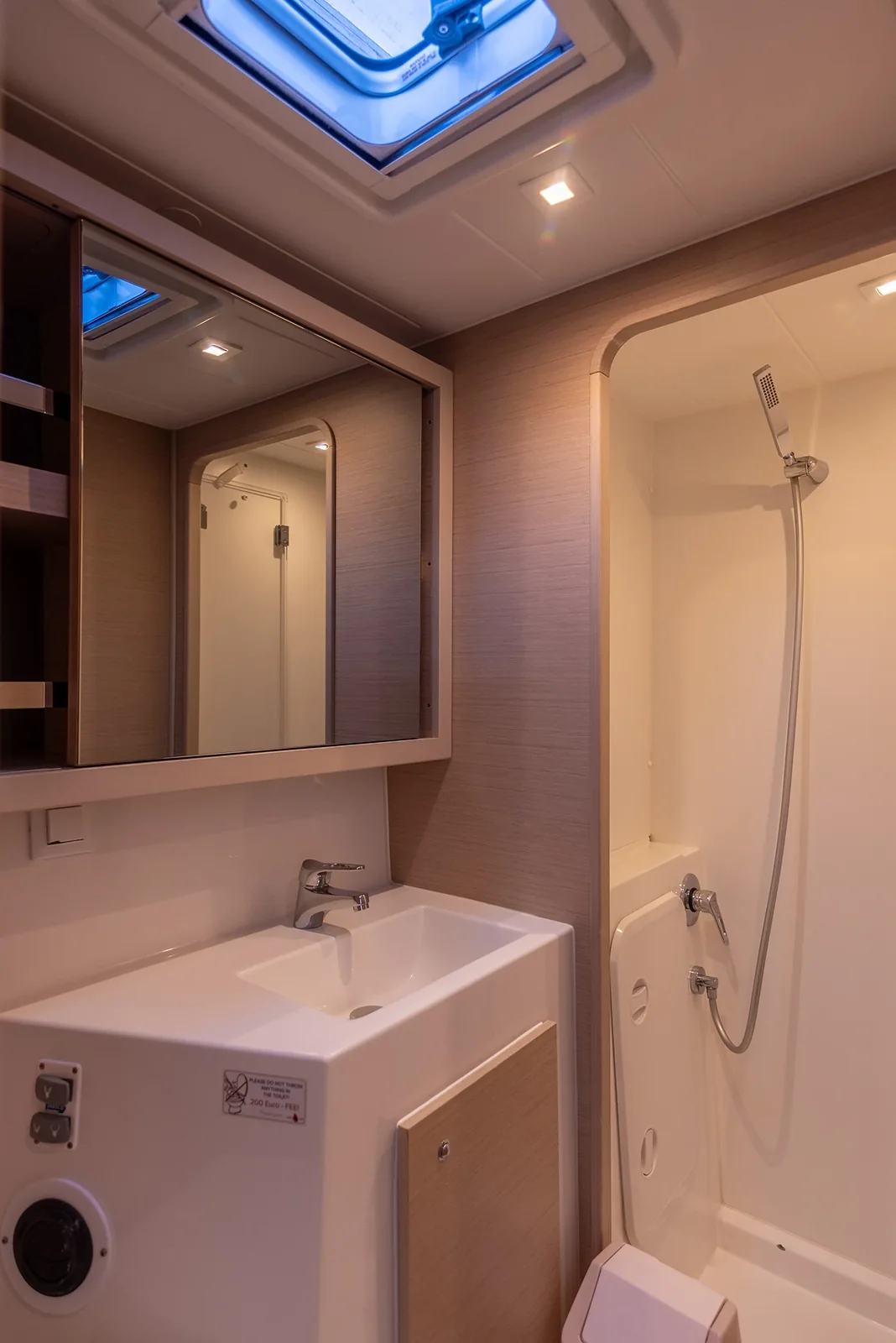 Yacht LAGOON 42 - Find us - Foto 1