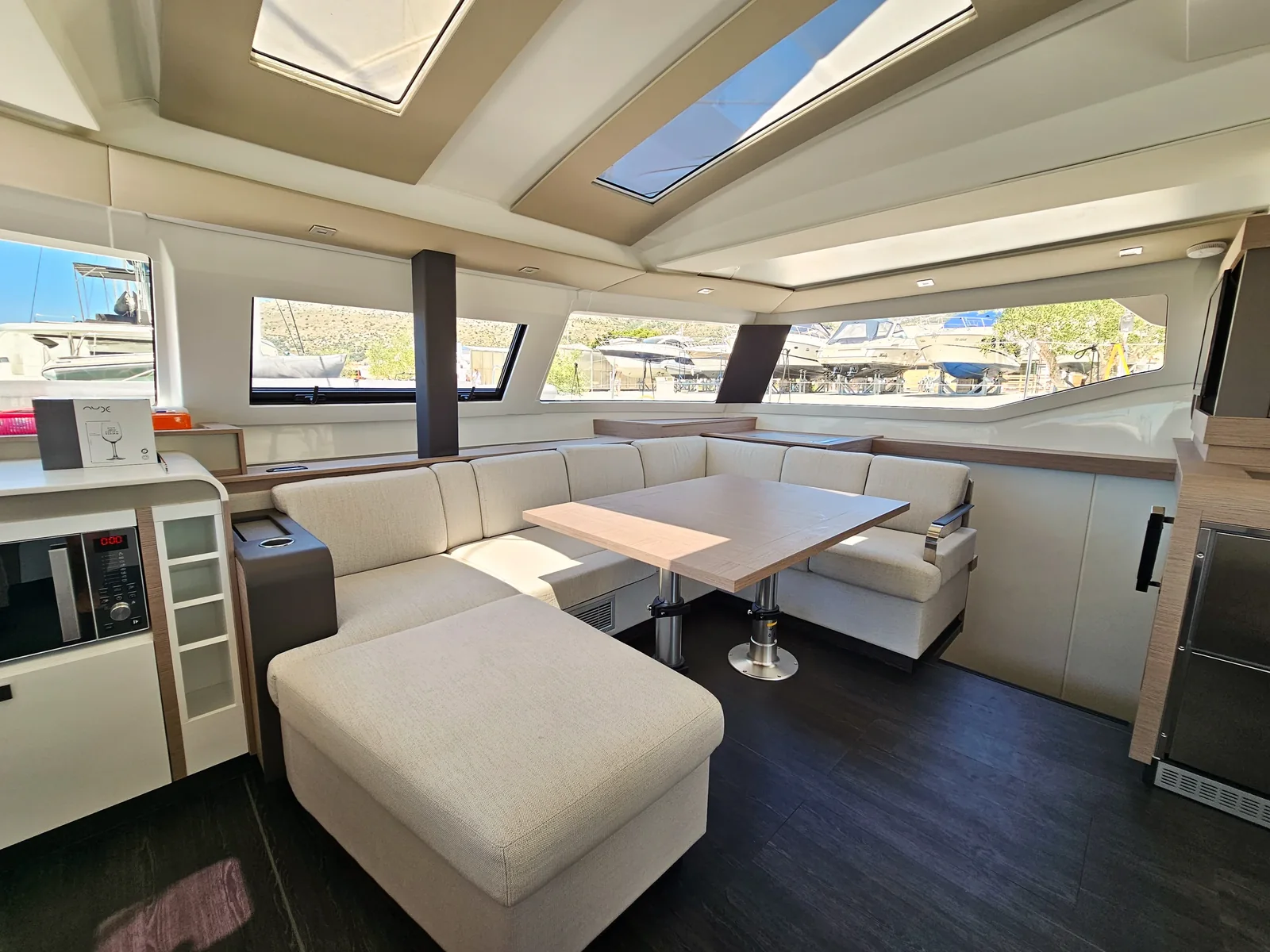 Yacht FOUNTAINE PAJOT Elba 45 - Marina - Foto 17