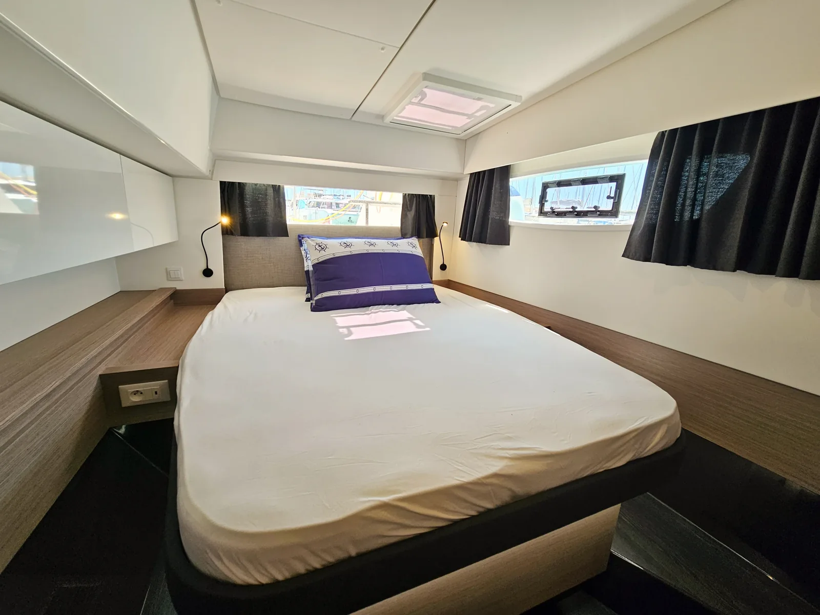 Yacht FOUNTAINE PAJOT Elba 45 - Marina - Foto 19