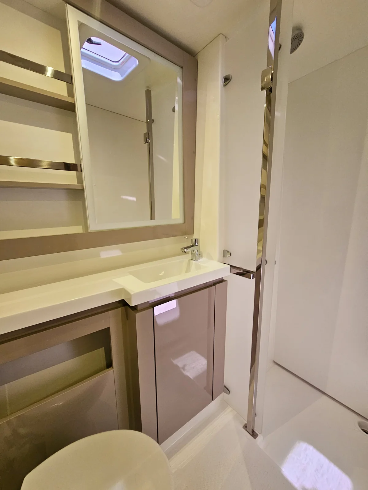 Yacht FOUNTAINE PAJOT Elba 45 - Marina - Foto 20
