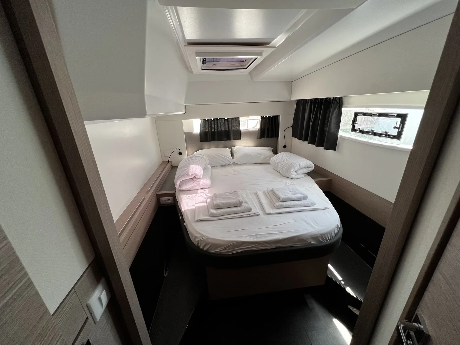 Yacht FOUNTAINE PAJOT Astrea 42 - Elite - Foto 1
