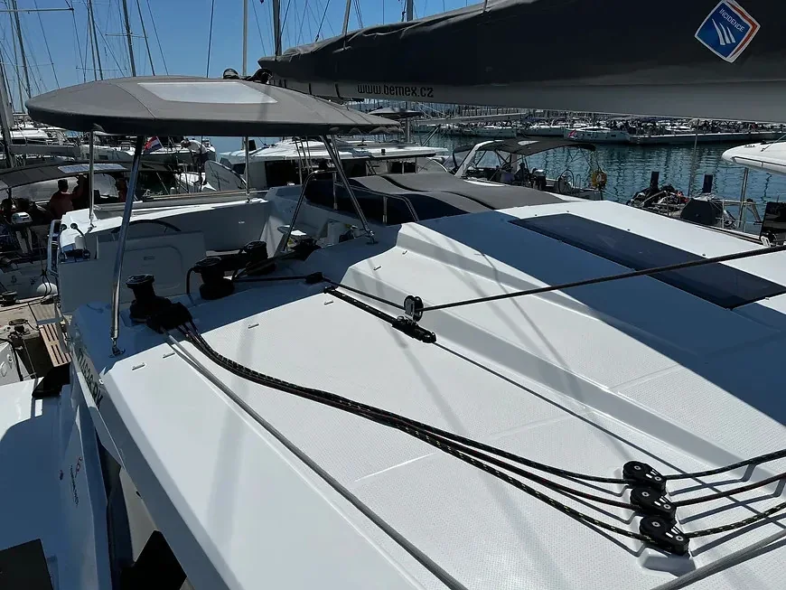 Yacht FOUNTAINE PAJOT Astrea 42 - Jami - Foto 1