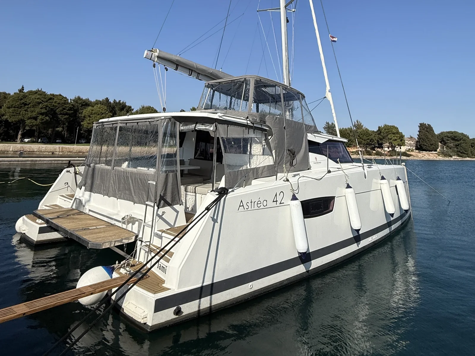 Yacht FOUNTAINE PAJOT Astrea 42 - Jami - Foto 1