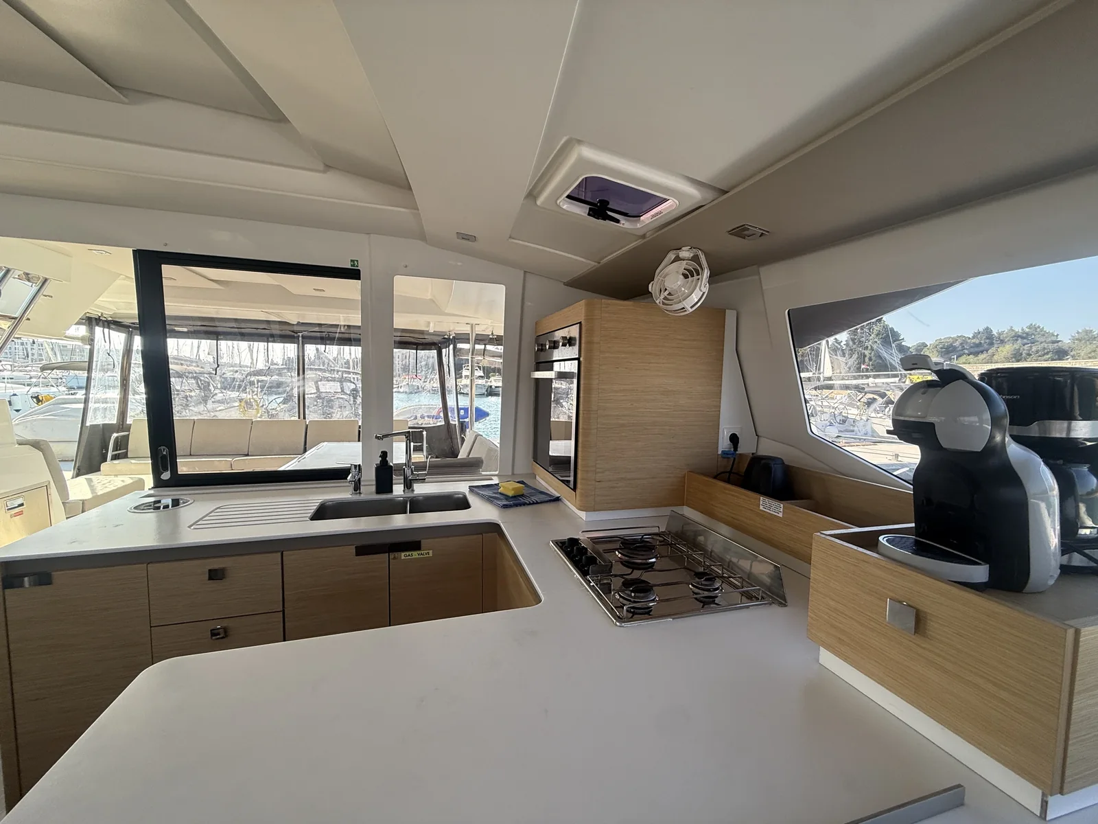 Yacht FOUNTAINE PAJOT Astrea 42 - Jami - Foto 1