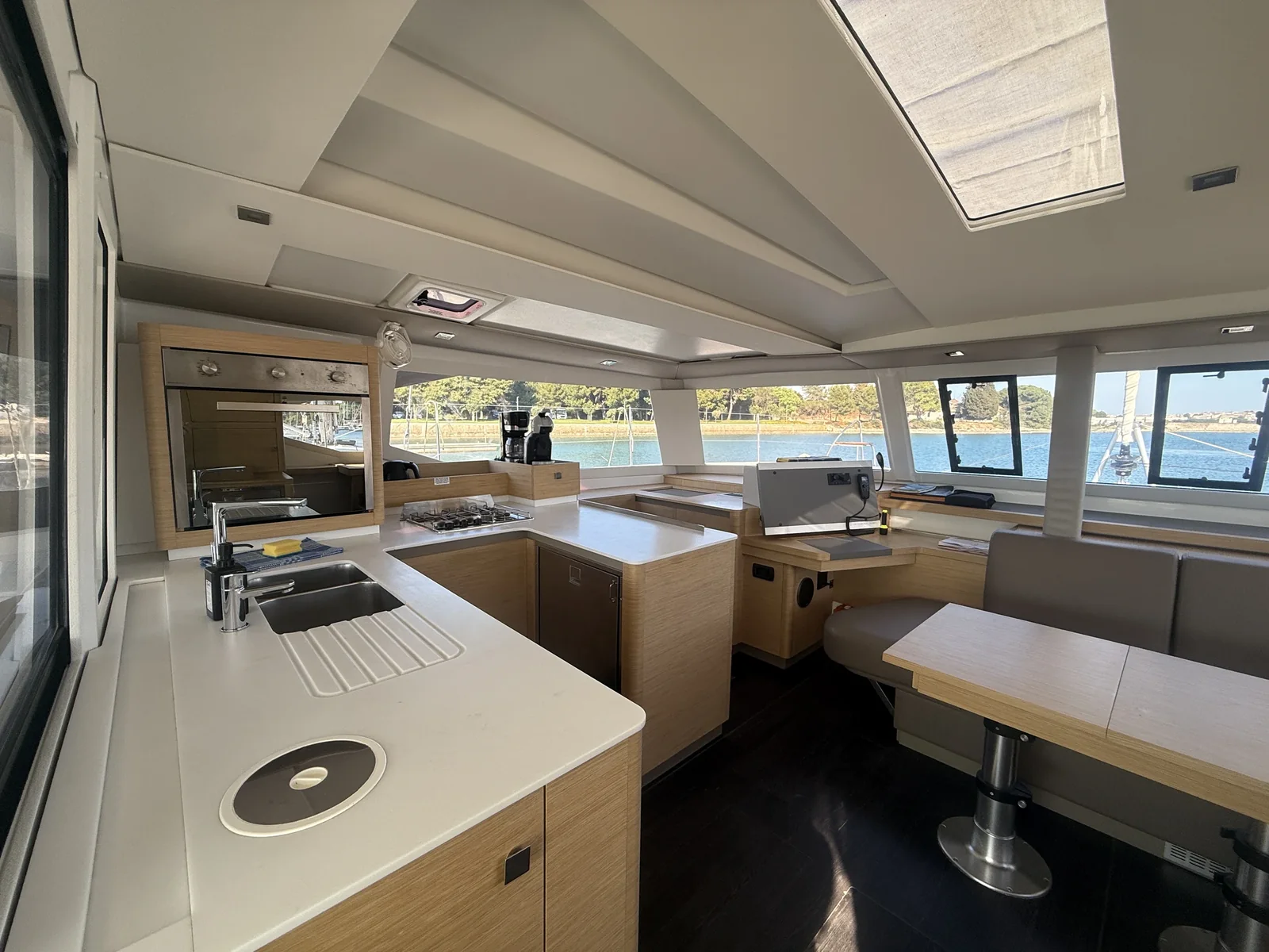 Yacht FOUNTAINE PAJOT Astrea 42 - Jami - Foto 1