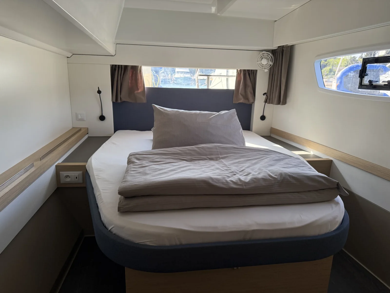 Yacht FOUNTAINE PAJOT Astrea 42 - Jami - Foto 1