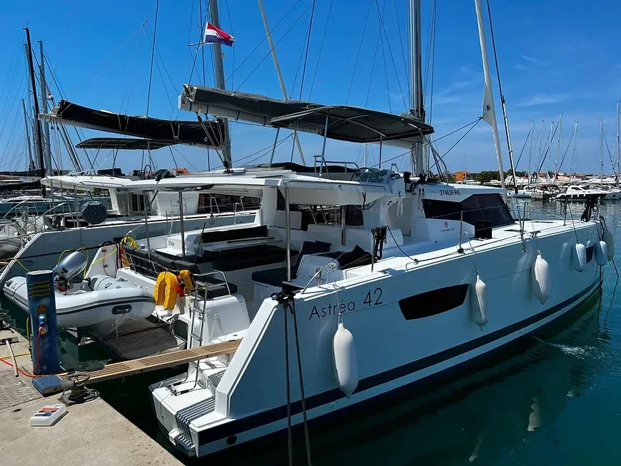 Yacht FOUNTAINE PAJOT Astrea 42 - Jami - Foto 1