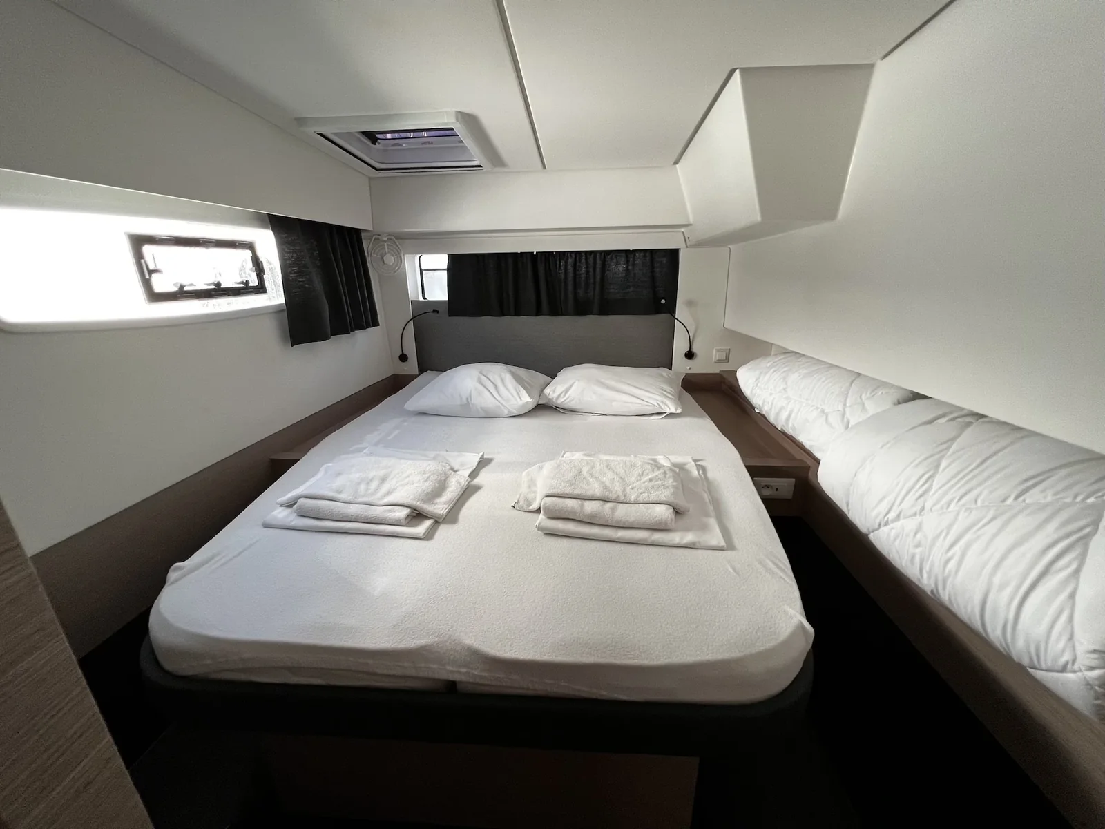 Yacht FOUNTAINE PAJOT Elba 45 - Angie - Foto 1