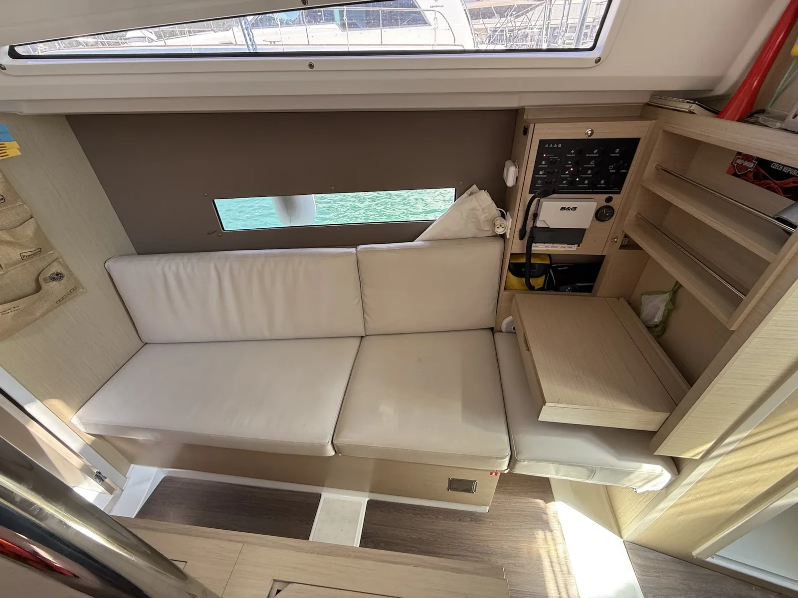 Yacht BENETEAU Oceanis 30.1 - Mañana
