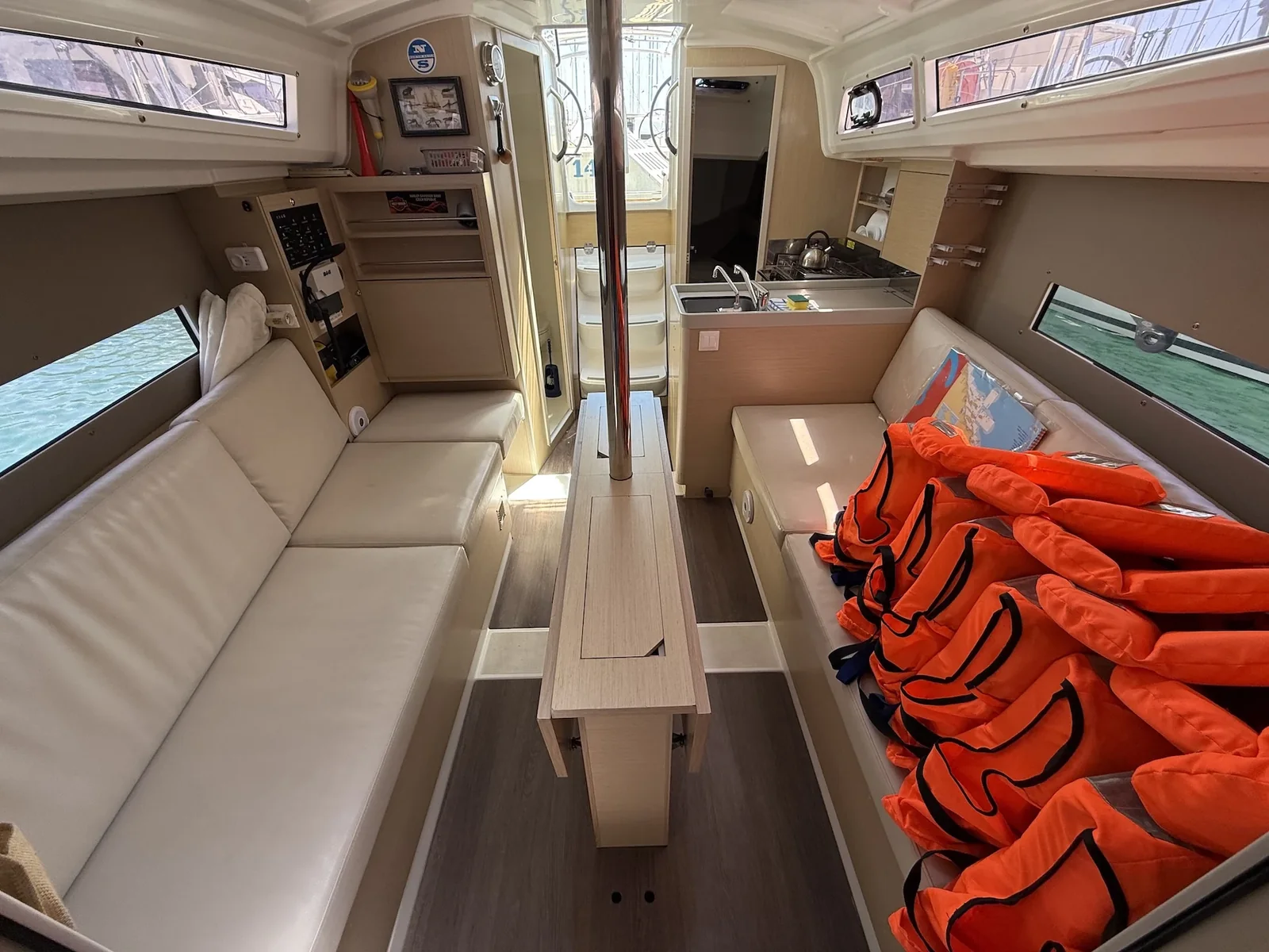Yacht BENETEAU Oceanis 30.1 - Mañana - Foto 1
