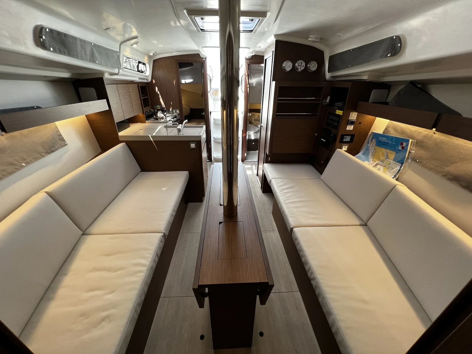 Yacht BENETEAU Oceanis 34.1 - Clara - Foto 1
