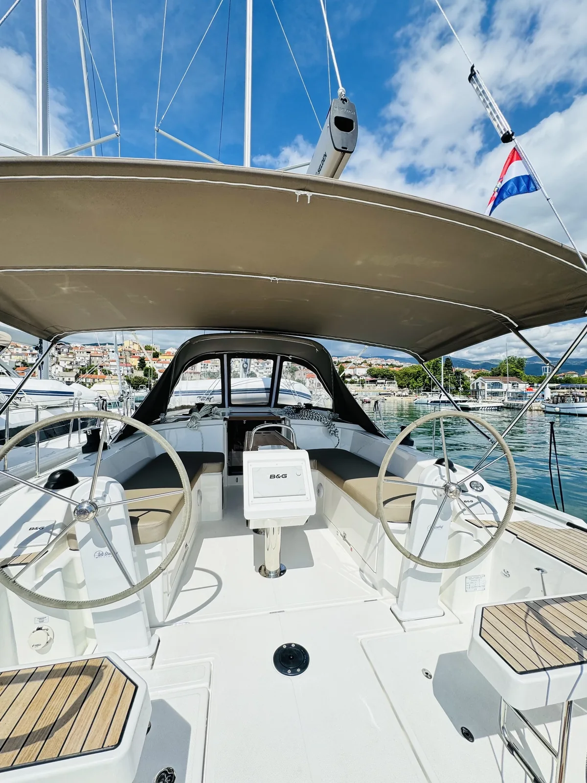 Yacht BAVARIA C38 - Valhalla - Foto 1
