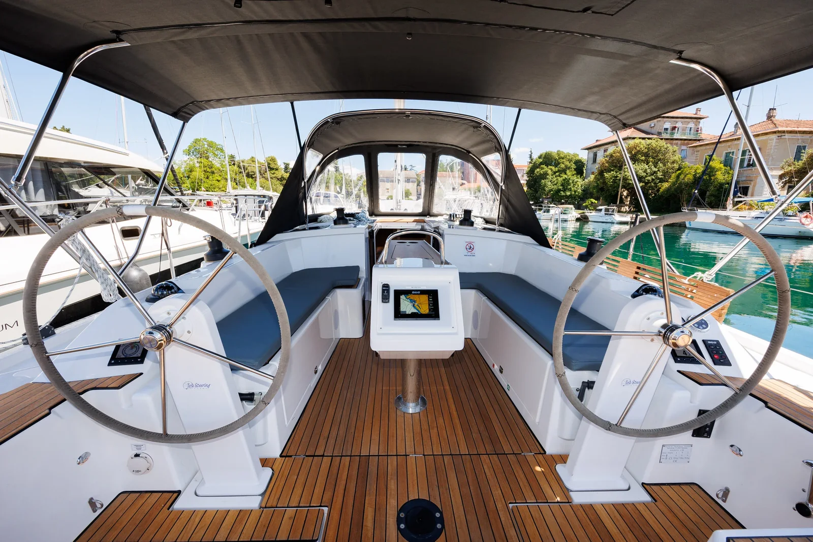 Yacht BAVARIA C38 - Petra - Foto 1