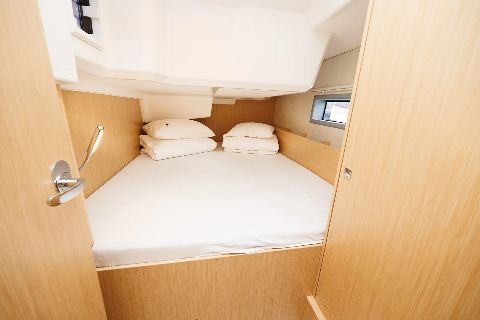 Yacht BAVARIA C38 - Petra - Foto 1