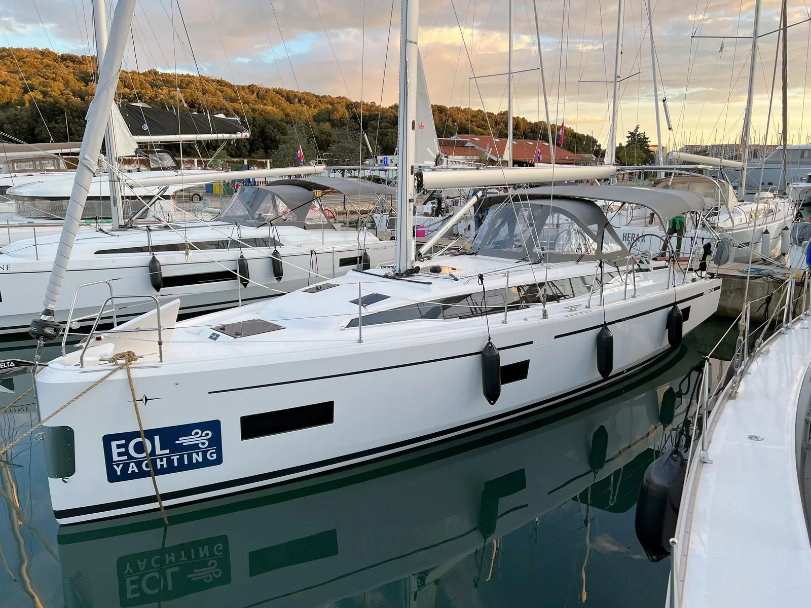 Yacht BAVARIA C38 - Mala Hana - Foto 1