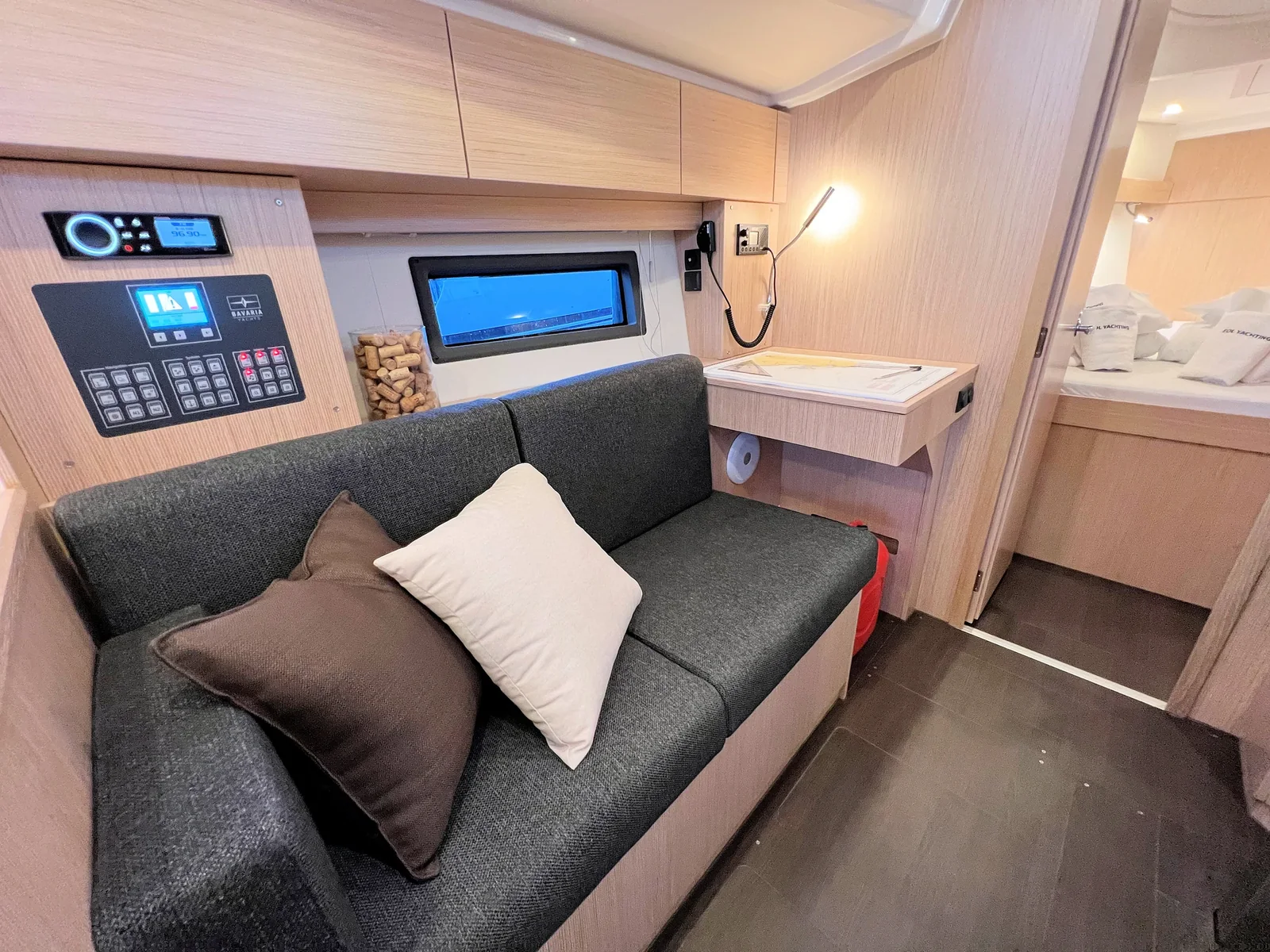 Yacht BAVARIA C38 - Mala Hana - Foto 1