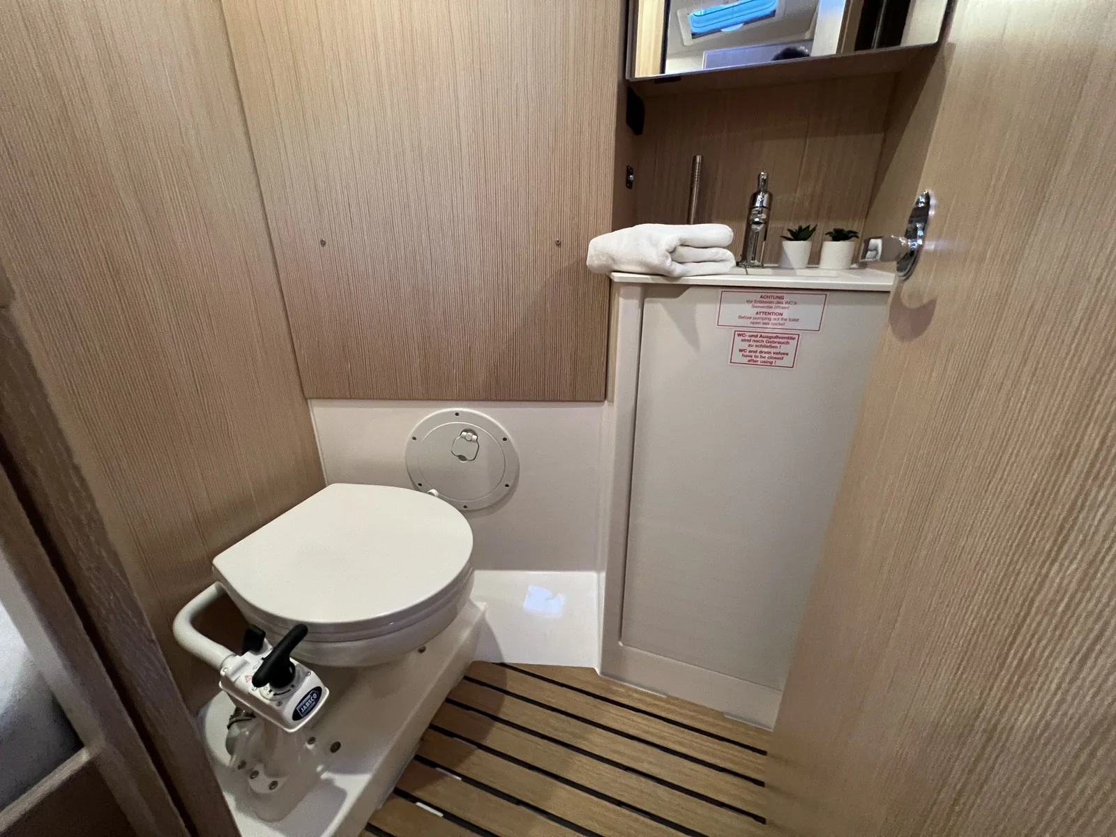 Yacht BAVARIA C38 - Mala Hana - Foto 1
