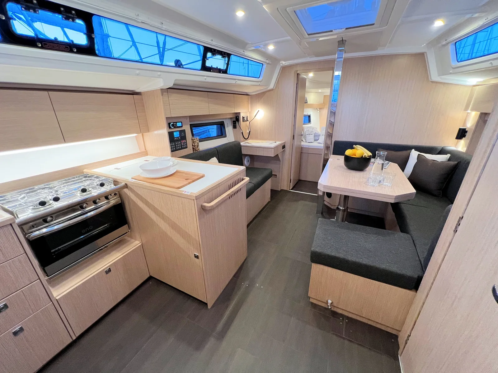 Yacht BAVARIA C38 - Mala Hana - Foto 1