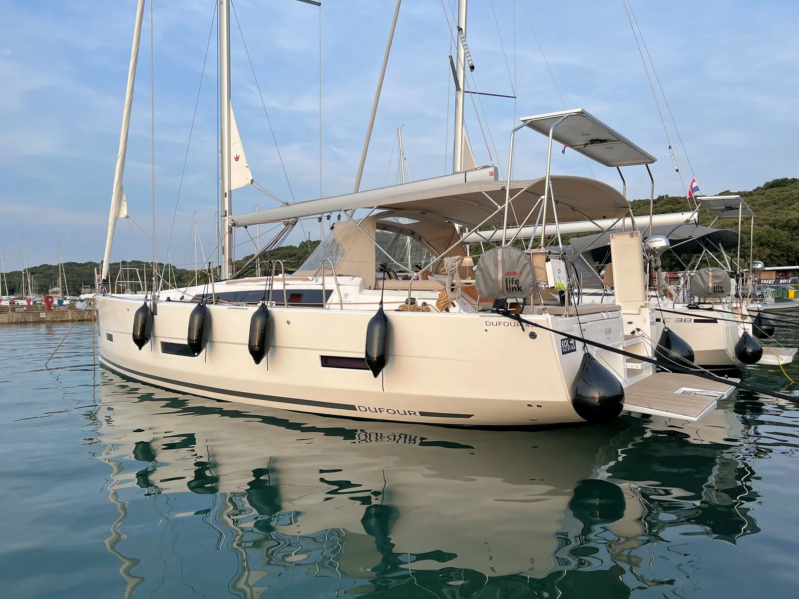 Yacht DUFOUR 430 Grand Large - Kaja - Foto 1