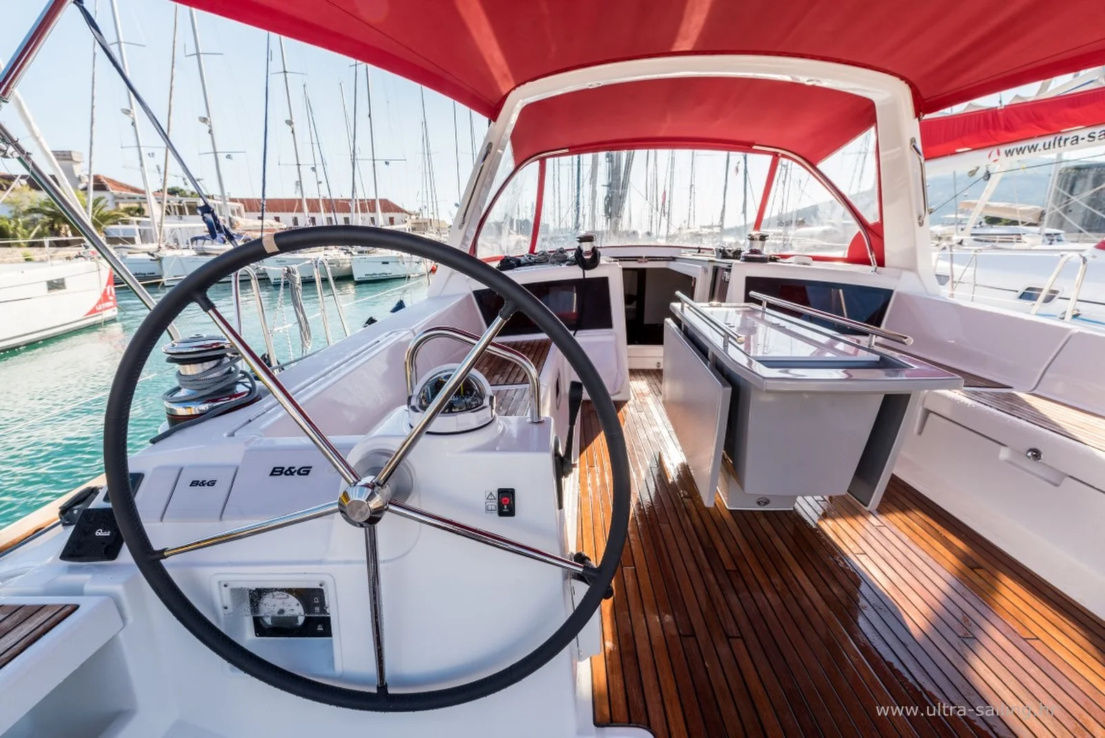 Yacht BENETEAU Oceanis 48 - Flou - Foto 1