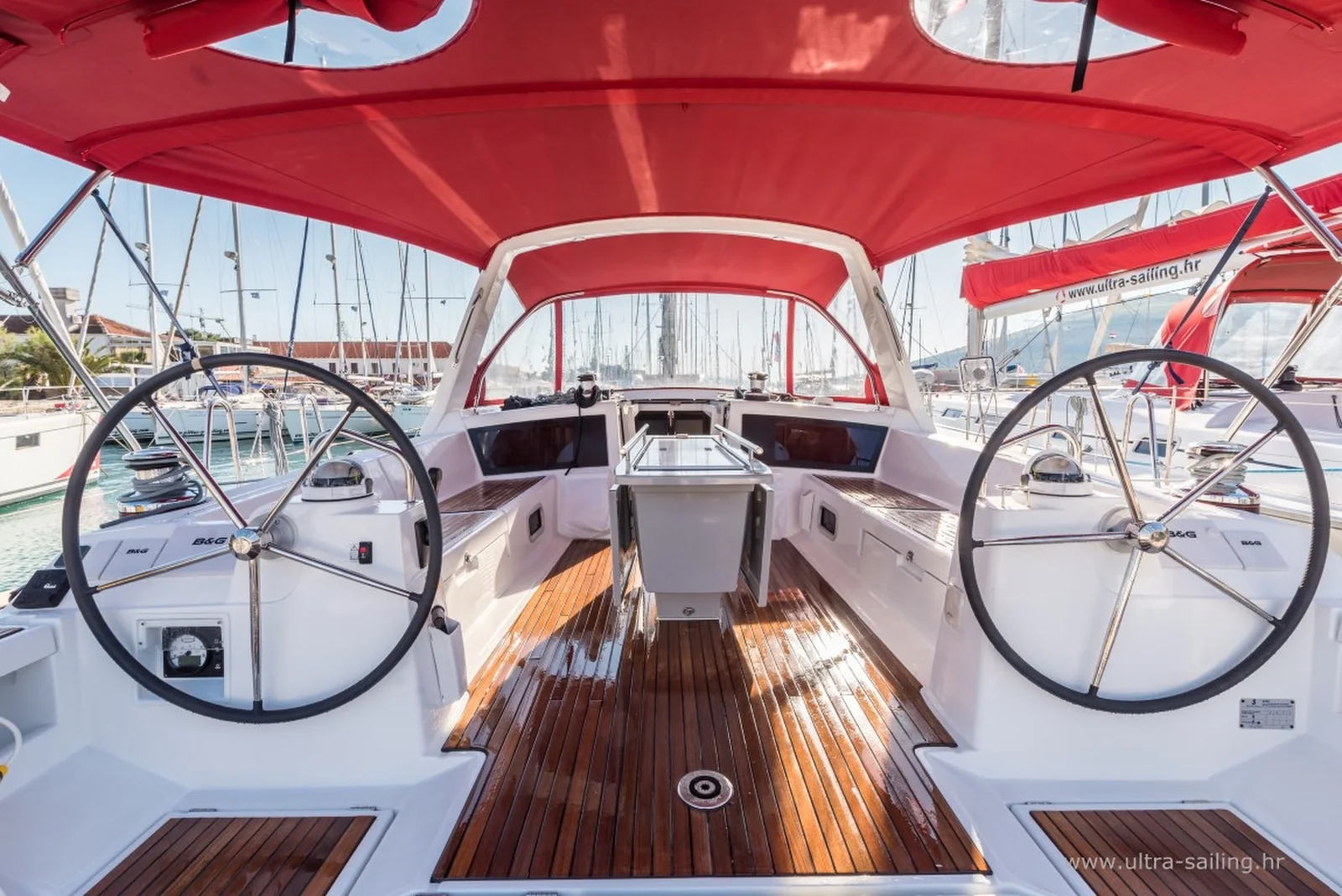 Yacht BENETEAU Oceanis 48 - Flou - Foto 1