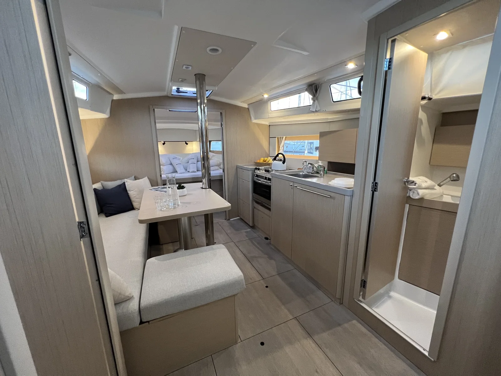 Yacht BENETEAU Oceanis 38.1 - Jana