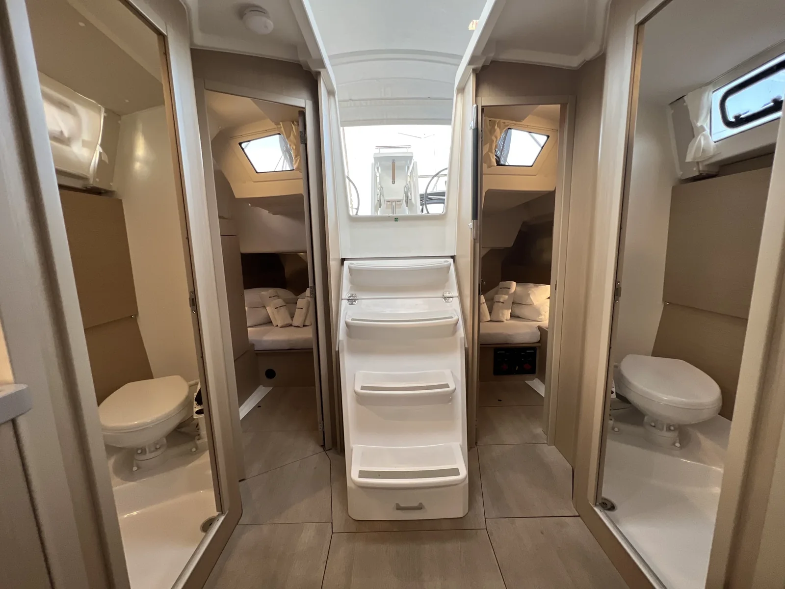 Yacht BENETEAU Oceanis 38.1 - Jana - Foto 1