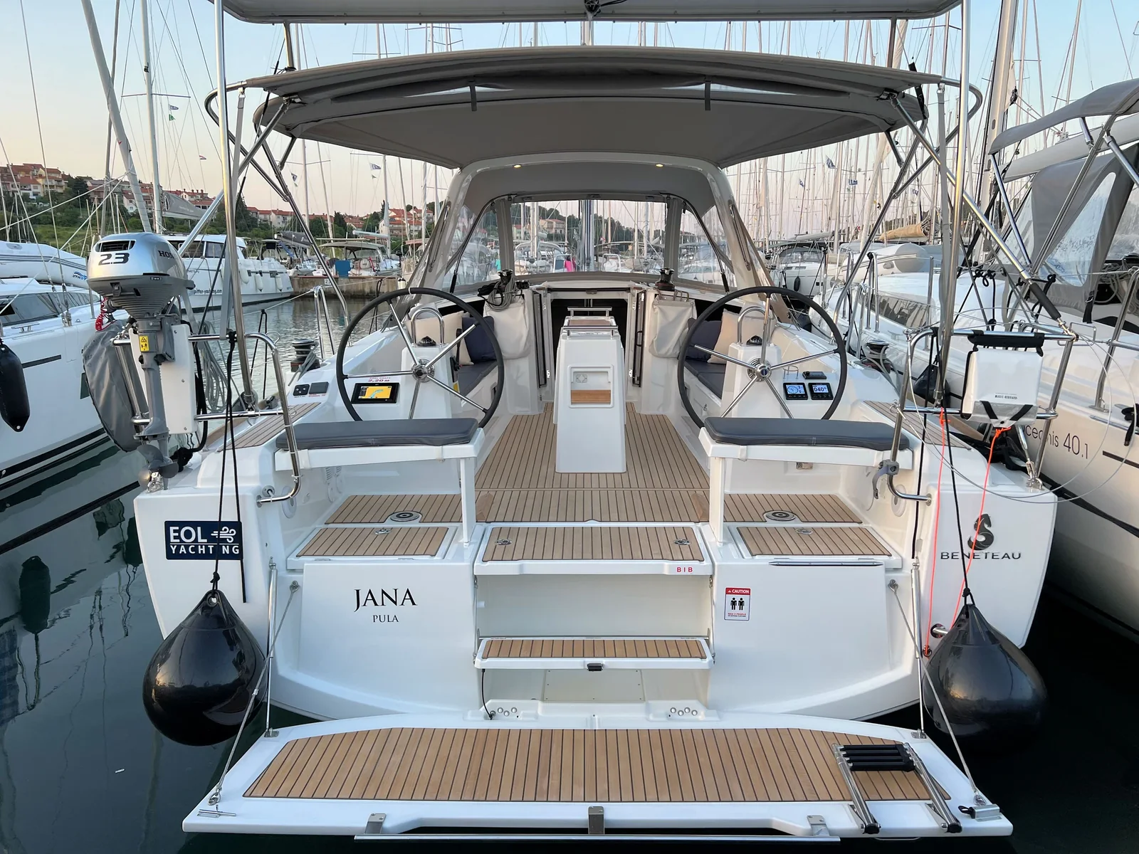 Yacht BENETEAU Oceanis 38.1 - Jana - Foto 1