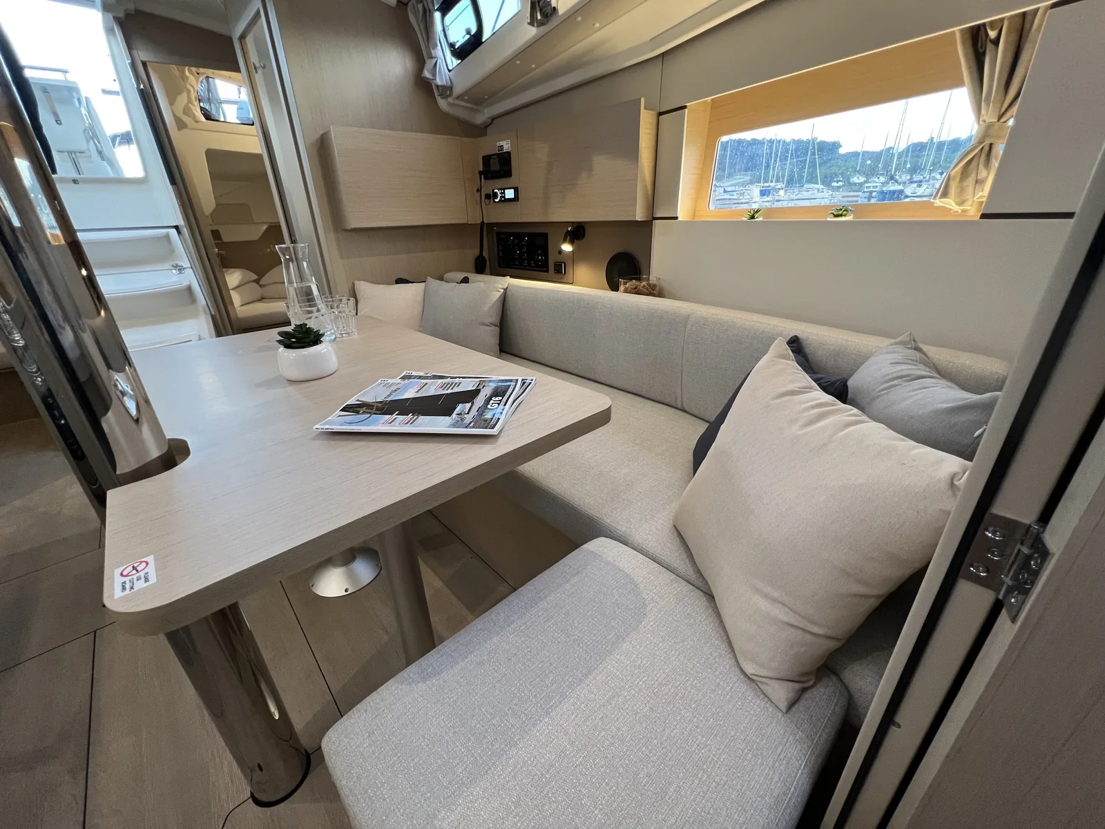 Yacht BENETEAU Oceanis 38.1 - Jana - Foto 1