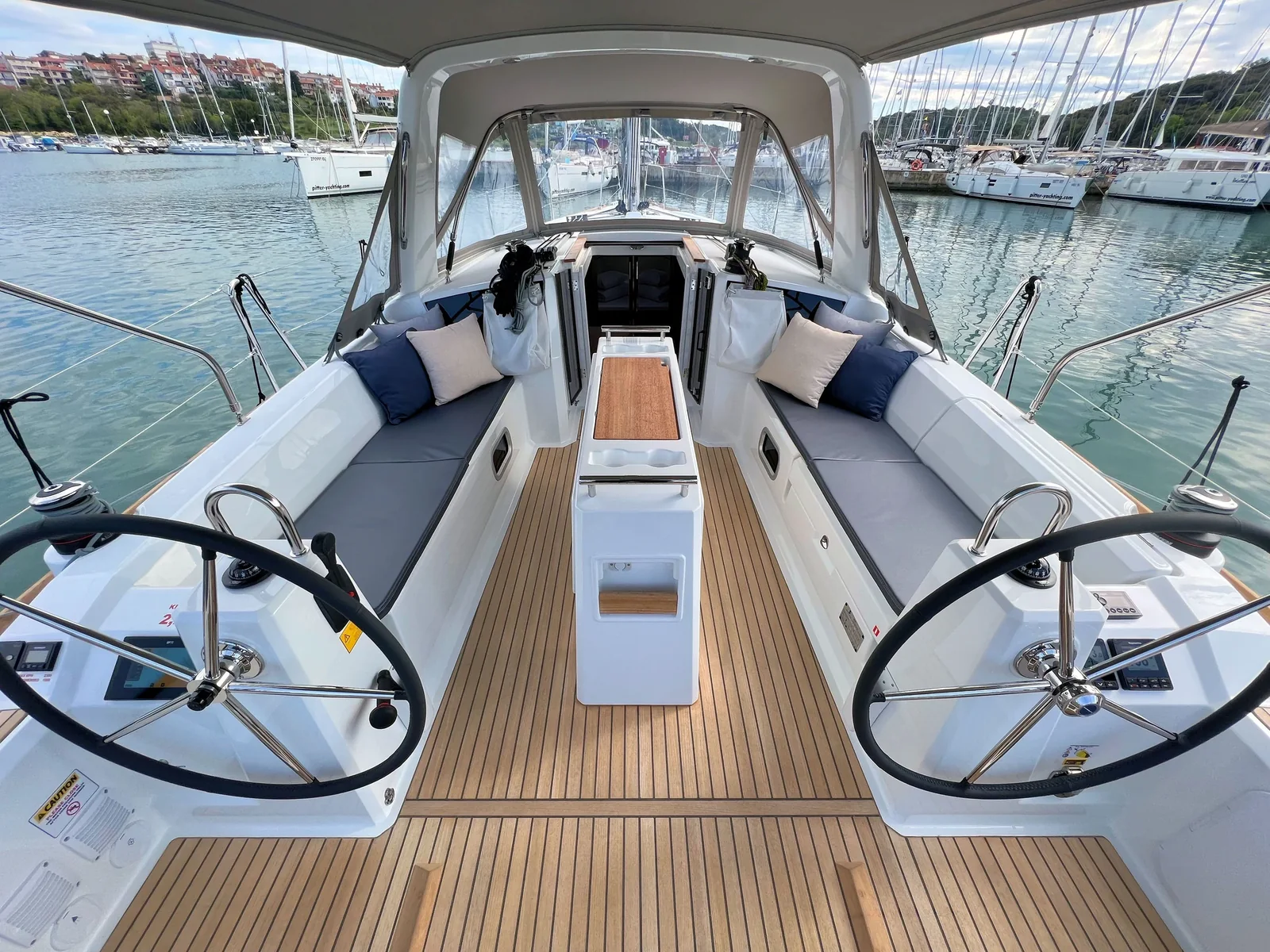 Yacht BENETEAU Oceanis 38.1 - Jana - Foto 1