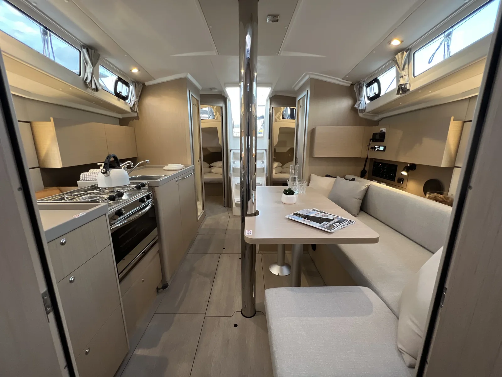 Yacht BENETEAU Oceanis 38.1 - Jana - Foto 1