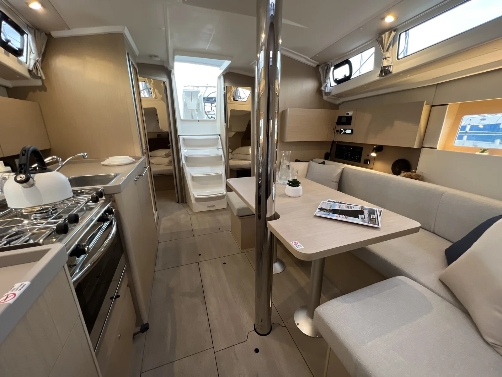 Yacht BENETEAU Oceanis 38.1 - Jana - Foto 1