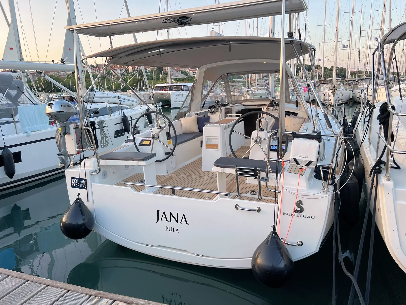 Yacht BENETEAU Oceanis 38.1 - Jana - Foto 1