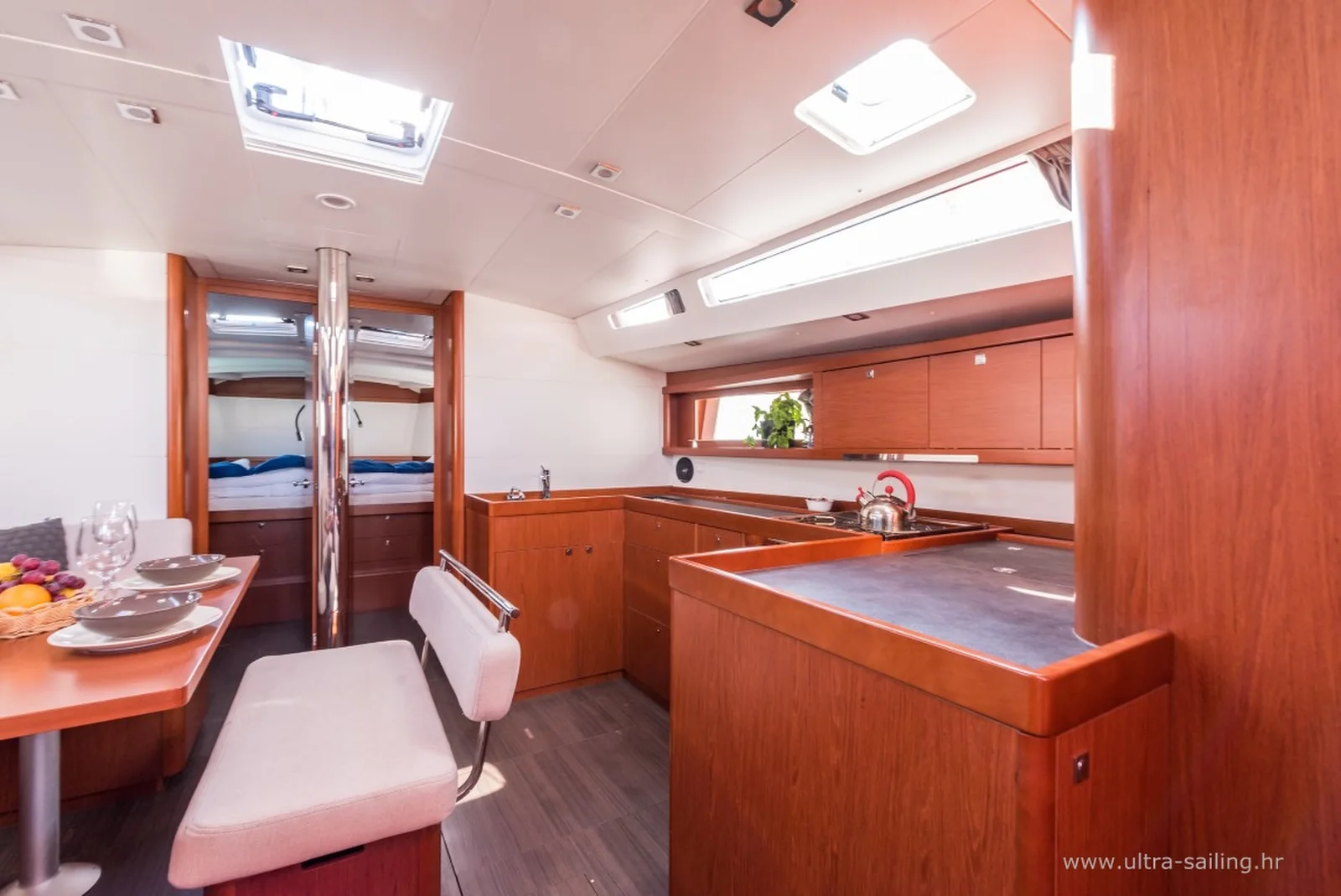 Yacht BENETEAU Oceanis 48 - Flou - Foto 1