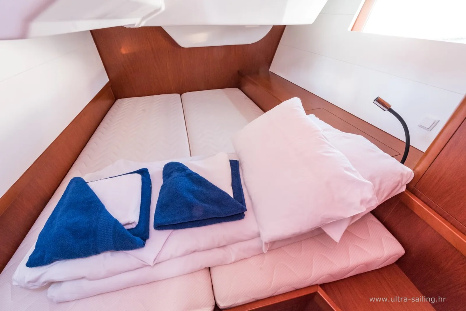 Yacht BENETEAU Oceanis 48 - Flou - Foto 1