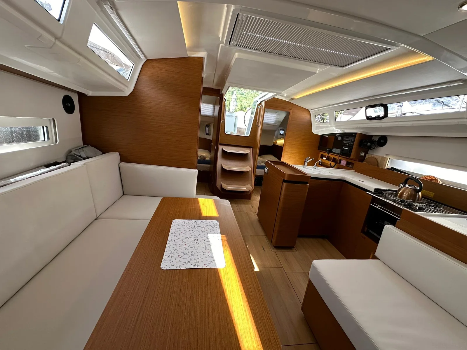 Yacht JEANNEAU Sun Odyssey 410 - Bodo - Foto 1