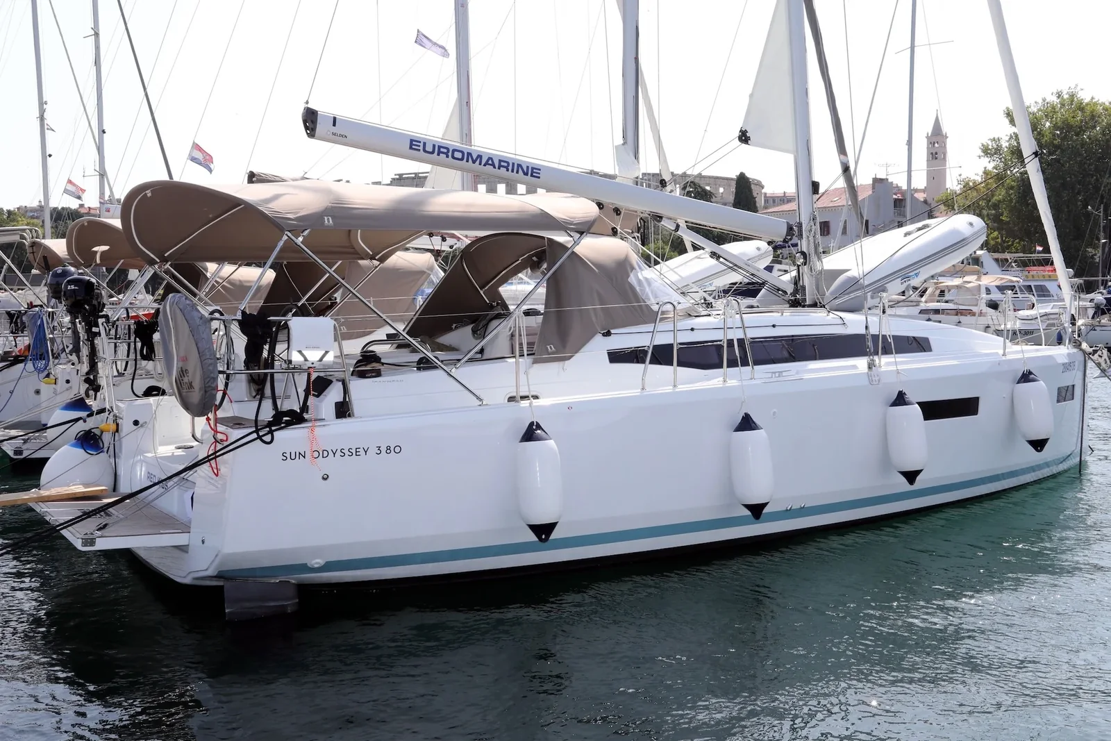 Yacht JEANNEAU Sun Odyssey 380 - Red Kiss - Foto 1