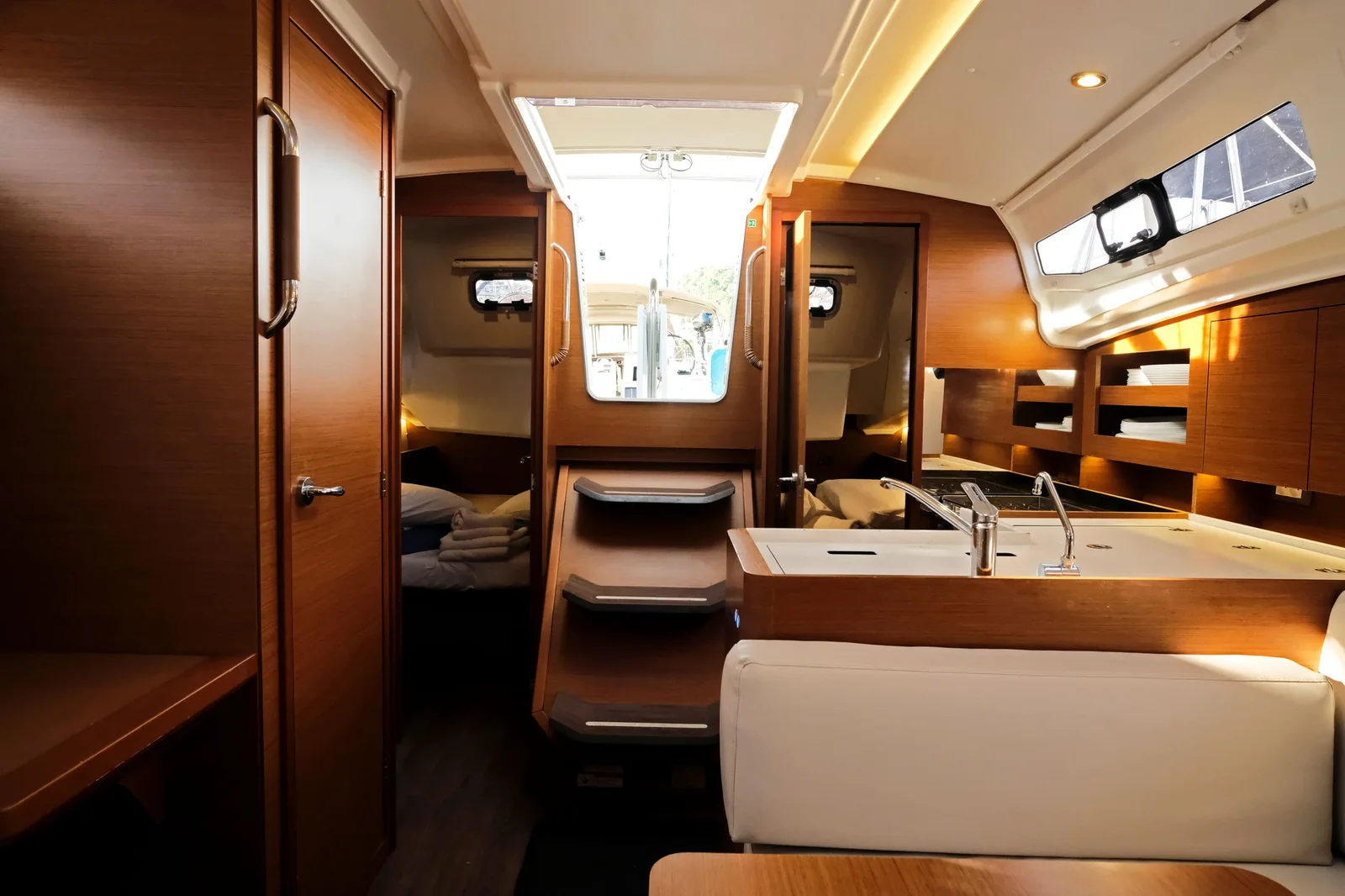 Yacht JEANNEAU Sun Odyssey 380 - Sea Kiss - Foto 1