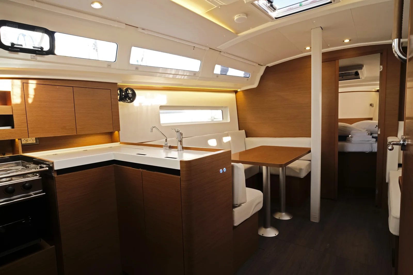 Yacht JEANNEAU Sun Odyssey 380 - Sea Kiss - Foto 1