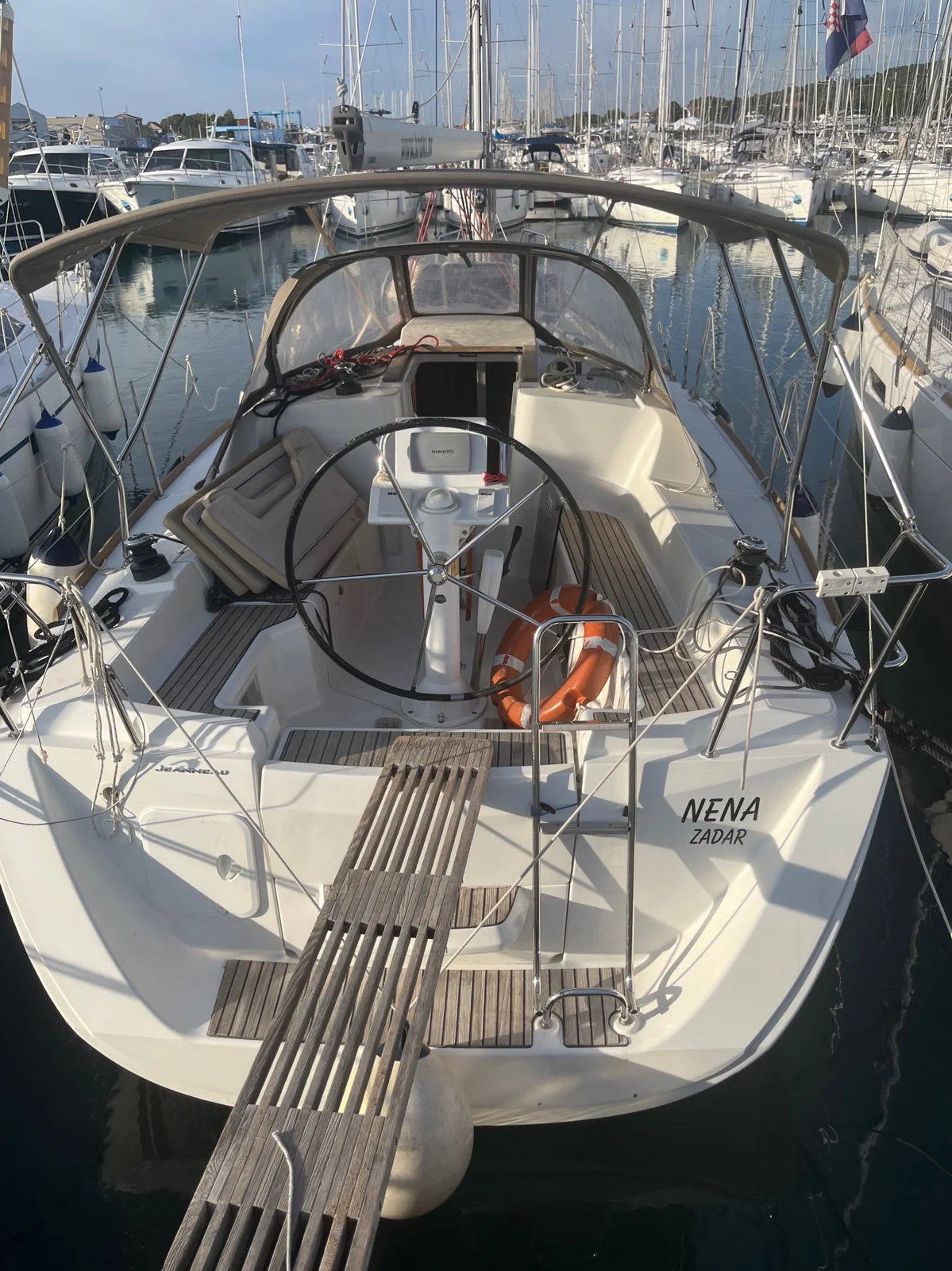 Yacht JEANNEAU Sun Odyssey 33i - Nena - Foto 1