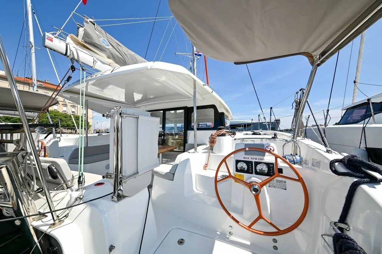 Yacht EXCESS-CATAMARANS 11 - Island Blue V