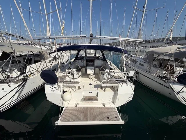 Yacht BAVARIA C38 - Arya - Foto 1