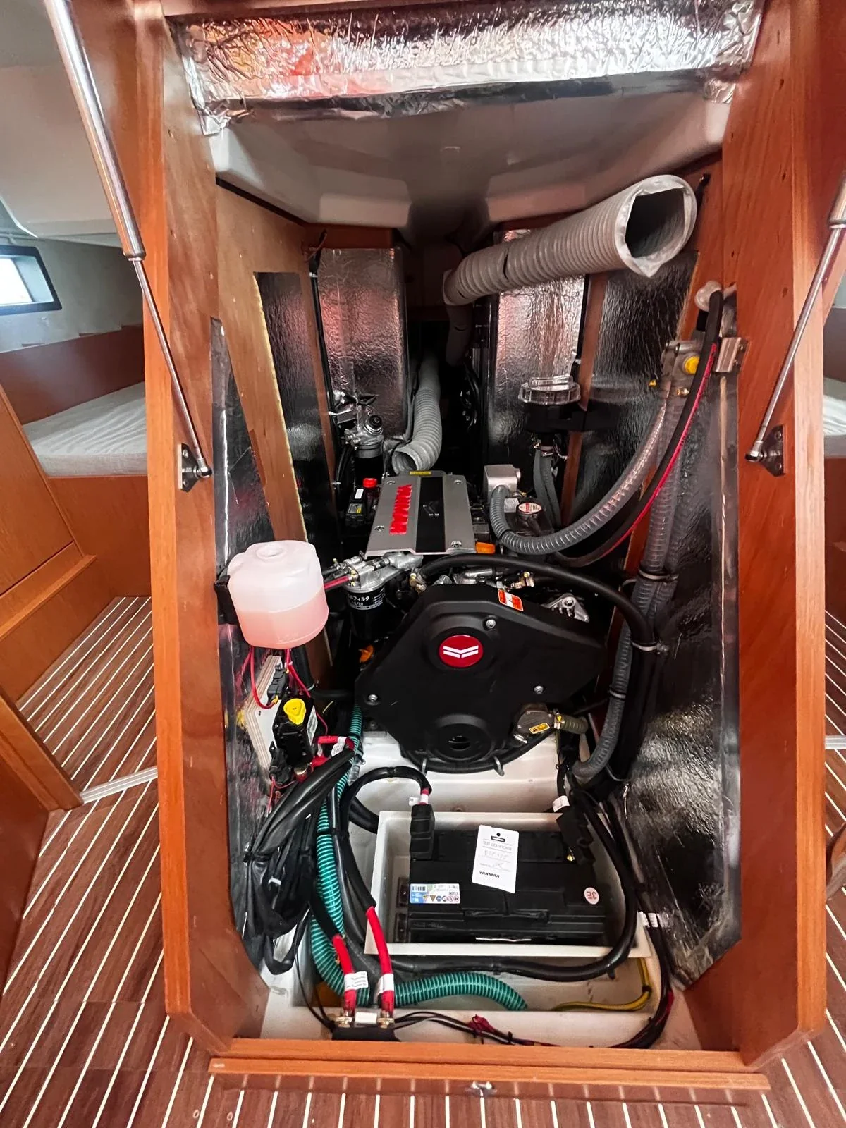 Yacht BAVARIA C38 - Arya - Foto 1