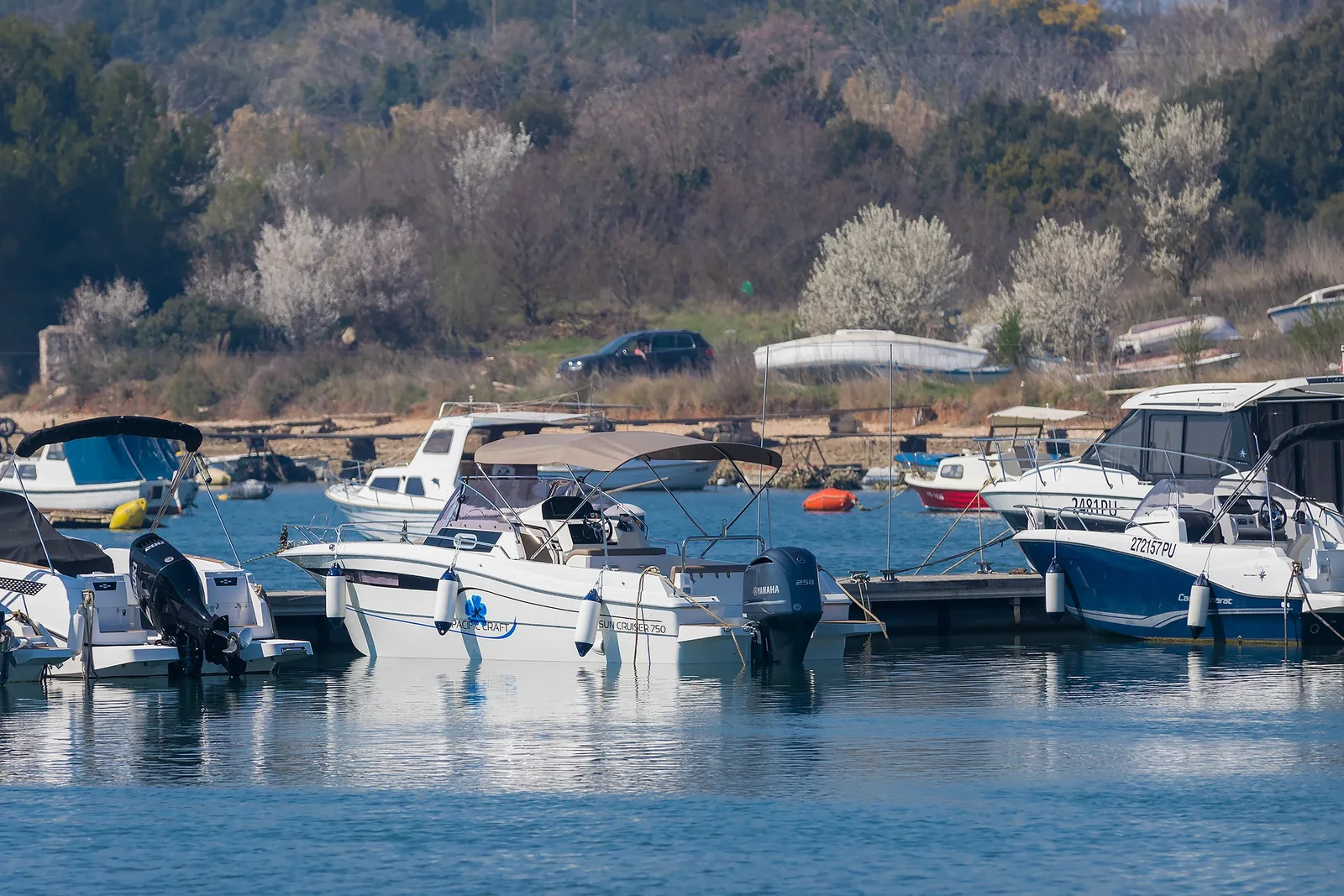 Yacht DIVERSE WERFTEN Pacific Craft 750 Sun Cruiser - Foto 1
