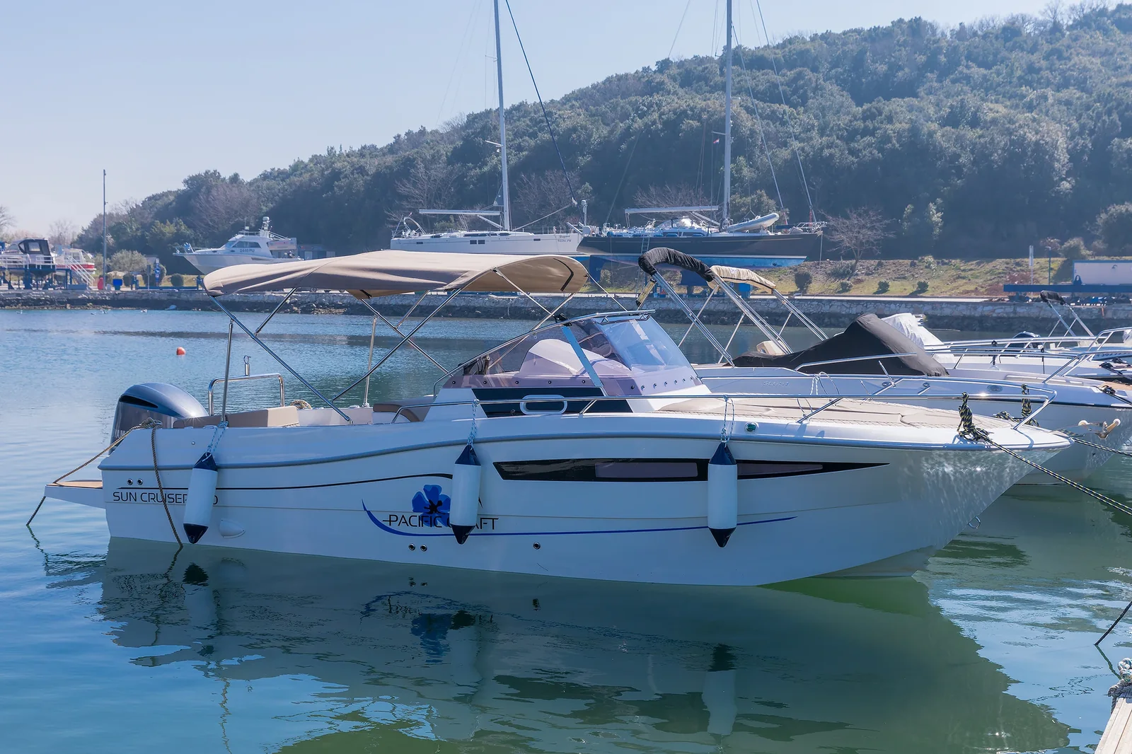 Yacht DIVERSE WERFTEN Pacific Craft 750 Sun Cruiser - Foto 1