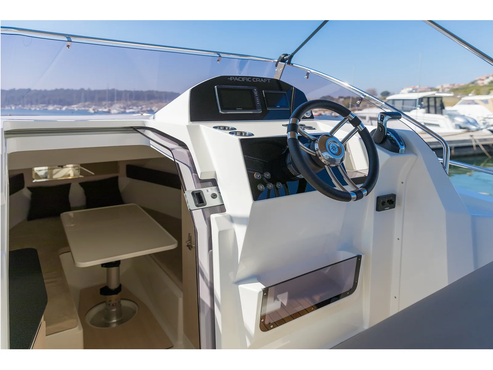 Yacht DIVERSE WERFTEN Pacific Craft 750 Sun Cruiser - Foto 1