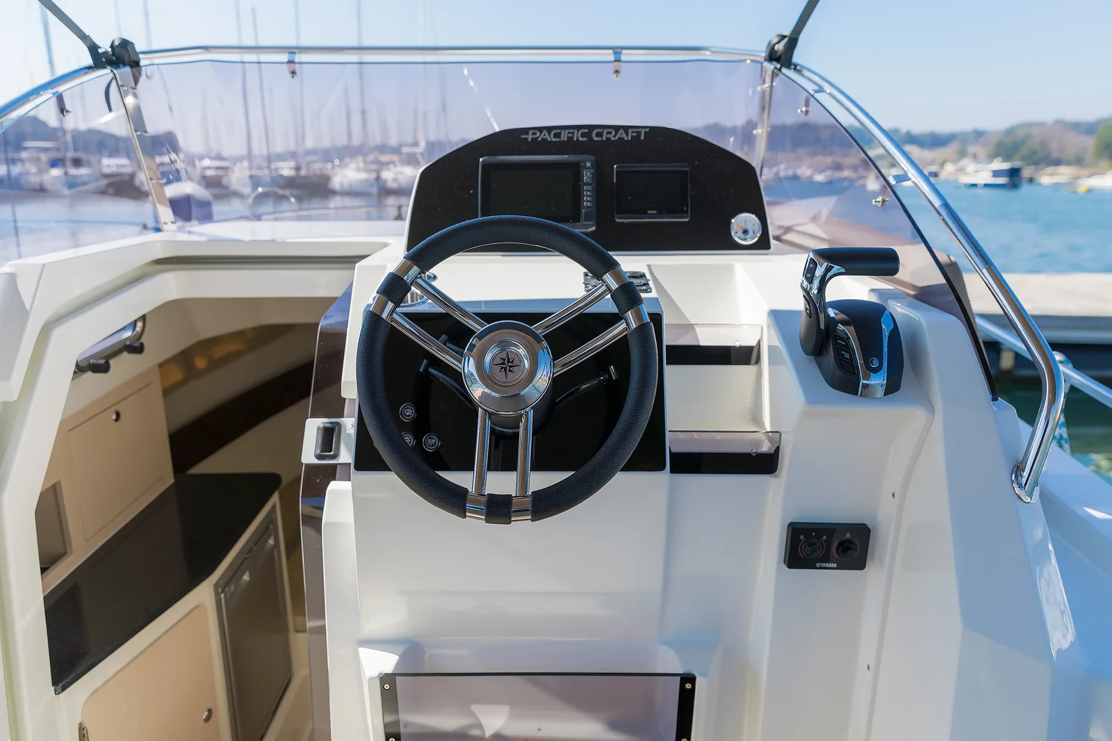 Yacht DIVERSE WERFTEN Pacific Craft 750 Sun Cruiser - Foto 1