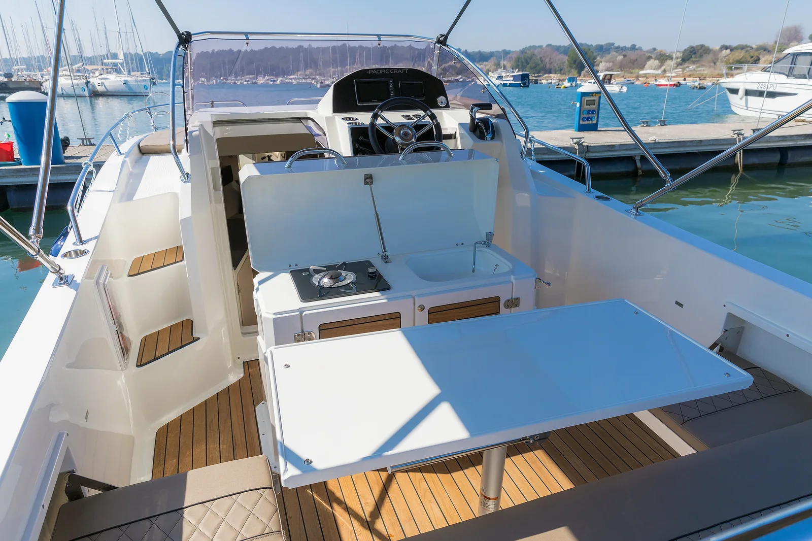 Yacht DIVERSE WERFTEN Pacific Craft 750 Sun Cruiser - Foto 1